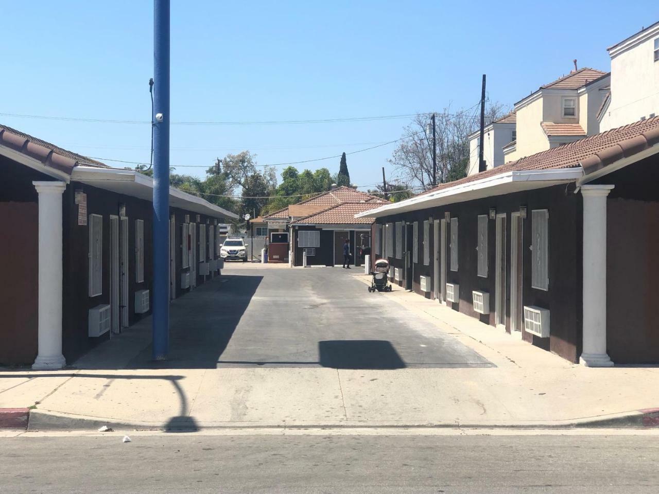 Mi Casa Motel Lynwood Exterior foto